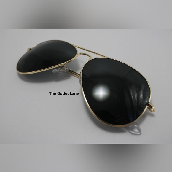 Model Display RayBan Aviator Black Lens Gold Frame RB3025 - Picture 6 of 16